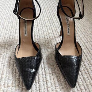 Manolo Blahnik Black Ankle Strap Pointed Toe Pumps Size 37 – Excellent